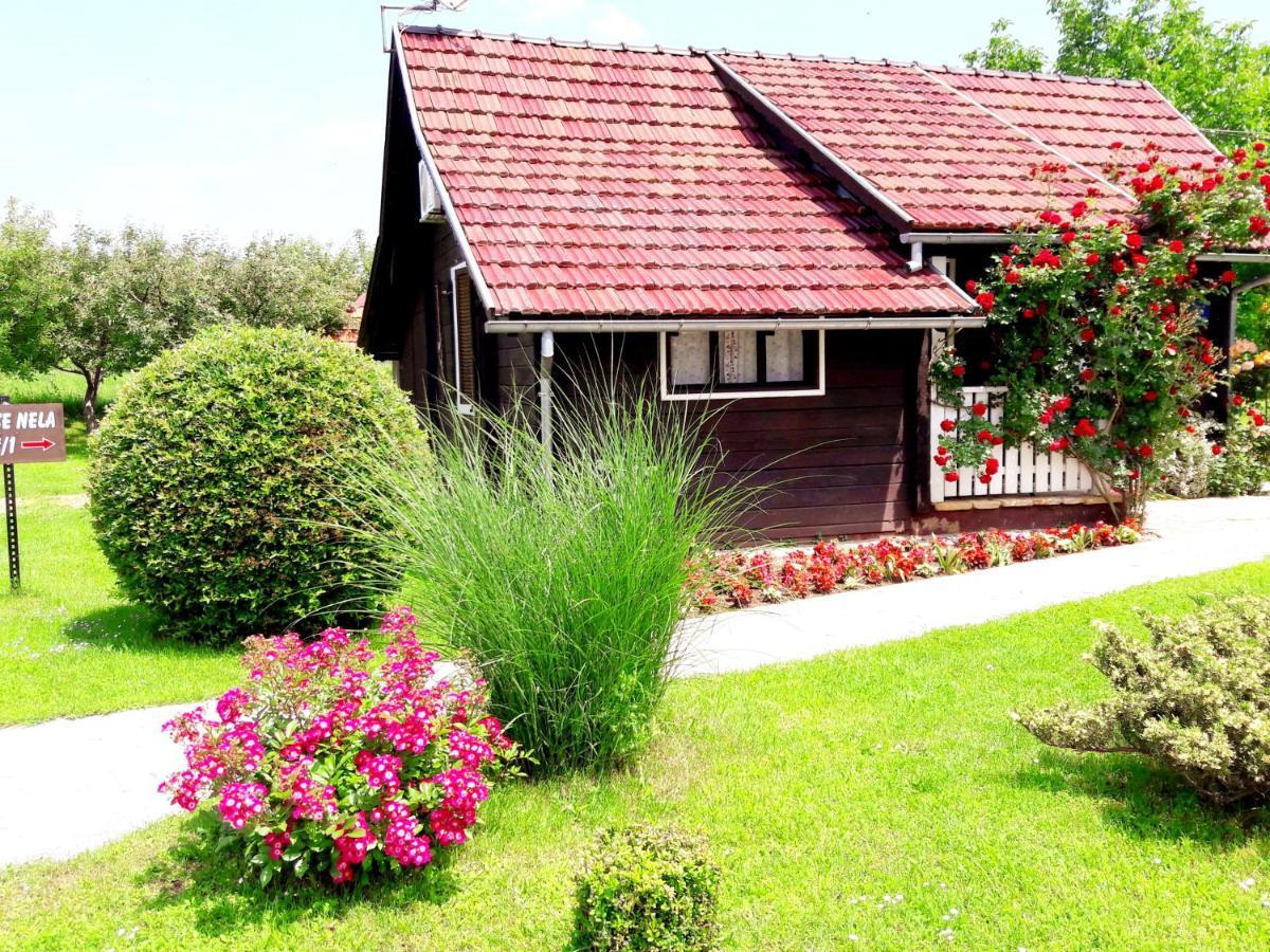 Wooden House Nela Near Plitvice Lakes Smoljanac Kültér fotó