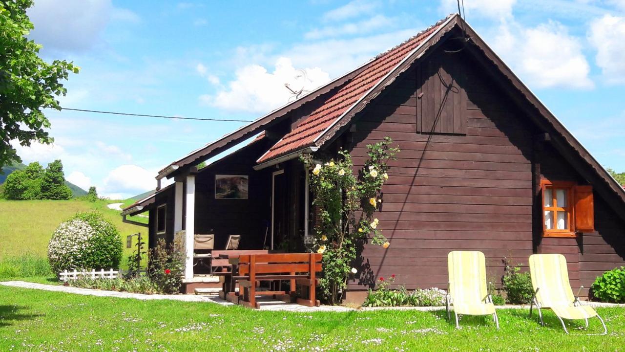 Wooden House Nela Near Plitvice Lakes Smoljanac Kültér fotó